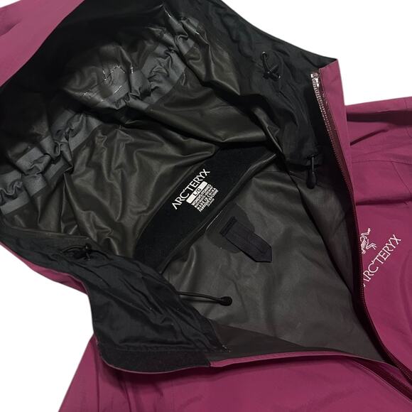 Arc’teryx Burgundy Gore-Tex Rain Jacket - Picture 6 of 6